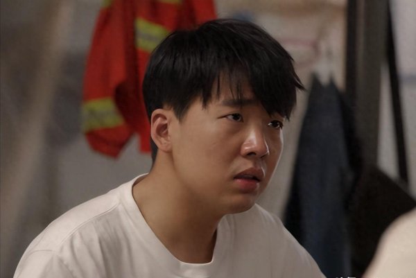 宏基资本 才播4集，口碑炸了，终于有让我熬夜狂追的刑侦悬疑黑马剧了